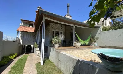 Casa com 4 quartos à venda na Rua Vinte e Quatro de Fevereiro, 295, Nonoai, Santa Maria