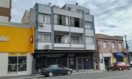 Apartamento 3 quartos, amplo e bem localizado. No centro de Santa Maria!