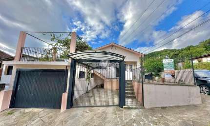 Casa com 3 quartos à venda na Rua Octacílio Chaves, 210, Nossa Senhora do Perpétuo Socorro, Santa Maria