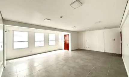 Sala comercial para alugar na Rua Duque de Caxias, 2357, Centro, Santa Maria