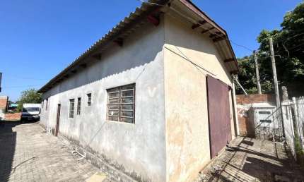 Pavilhão comercial para locação no Bairro Parque Pinheiro.