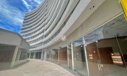 Sala térrea para locação em empreendimento novo na rua do Acampamento.