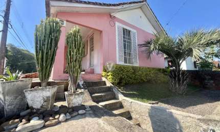 Casa com 3 quartos à venda na Rua Lauro Rodrigues, 195, Juscelino Kubitschek, Santa Maria