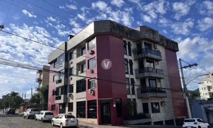 Apartamento com 3 Dormitórios, Lareira e Churrasqueira no Menino Jesus
