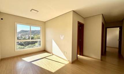 Apartamento semi-mobiliado no Dores. 2 dormitórios e garagem, vista panorâmica!