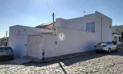 Casa 3 suítes, segura e próxima de região comercial em local tranquilo!