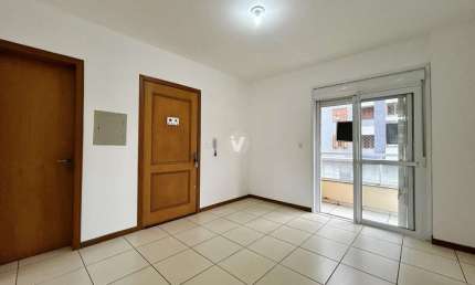 Apartamento 1 dormitório com sacada e churrasqueira no bairro Camobi