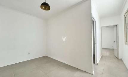 Apartamento 2 dormitórios no Centro de Santa Maria, amplo e bem localizado