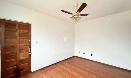 Apartamento de dois dormitórios para locação ou venda.