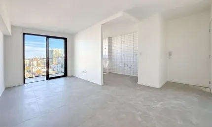 Apartamento novo 2 dormitórios com suíte, andar alto e infra completa, no Centro