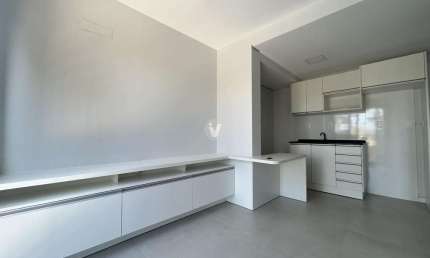 Apartamento semimobiliado ao lado da Avenida que da acesso a UFSM.