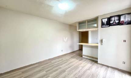 Excelente apartamento de três dormitórios, garagem em condomínio fechado.
