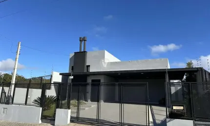Casa com 3 quartos à venda na Avenida Rodolfo Behr, 93, Camobi, Santa Maria