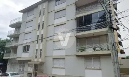 Amplo apartamento de 3 dormitórios, com ótima localização