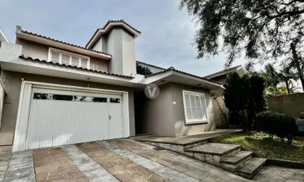 Casa de 4 dormitórios, localizada no parque santa lúcia