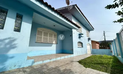 Casa ampla com 3 dormitórios, localizada no bairro rosário