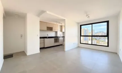 Apartamento novo 2 dormitórios com suíte, andar alto e infra completa, no Centro