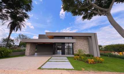 Casa dos Sonhos!  Viva o Luxo e o Conforto no Condomínio Victoria Golf