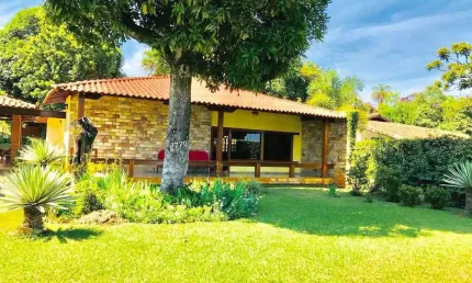 OPORTUNIDADE ÚNICA: Casa linear na orla da lagoa central de Lagoa Santa