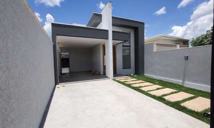 Casa nova, primeira moradia com 03 quartos e 01 suite com closet e varanda!!!