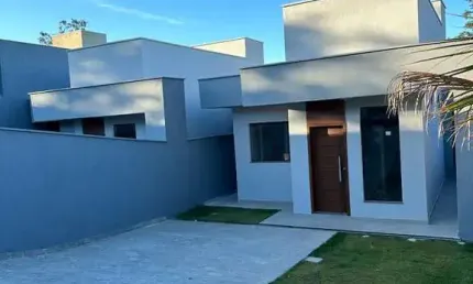 Casa nova com visual moderno e suíte por R$465.000,00