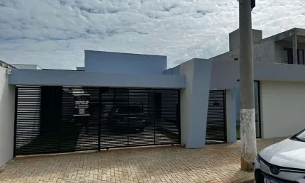 Casa dos sonhos no encantador bairro Vila dos Ipês! Esta linda residência, com 190 m² de área construída em um generoso terreno de 405 m².