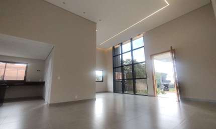 Encantadora Casa de Alto Padrão no Condomínio Gran Royale – Lagoa Santa