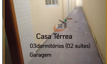 Casa Térrea com 03 Dormitórios sendo 02 Suítes no  Embaré - Santos