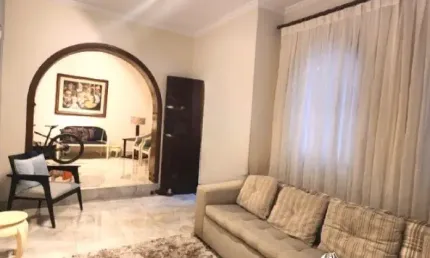Vendo ampla casa na chácara inglesa, com closet, suíte e depósito