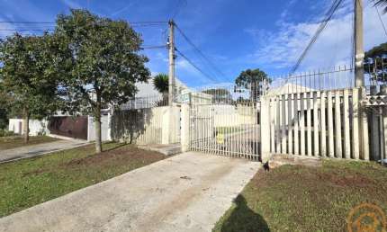 Sobrado com 2 quartos  para alugar, 90.00 m2 por R$1990.00  - Boqueirao - Curitiba/PR