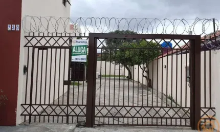 Sobrado com 3 quartos  para alugar, 97.00 m2 por R$2590.00  - Xaxim - Curitiba/PR