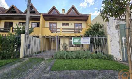 Sobrado com 3 quartos  para alugar, 177.00 m2 por R$4500.00  - Vila Izabel - Curitiba/PR