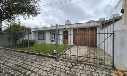 Casa Residencial com 4 quartos  para alugar, 220.00 m2 por R$4900.00  - Jardim Botanico - Curitiba/PR