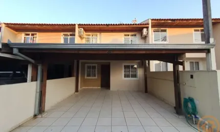 Sobrado com 3 quartos  para alugar, 140.00 m2 por R$2850.00  - Boqueirao - Curitiba/PR