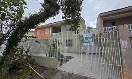 Sobrado com 3 quartos  para alugar, 90.00 m2 por R$2490.00  - Alto Boqueirao - Curitiba/PR