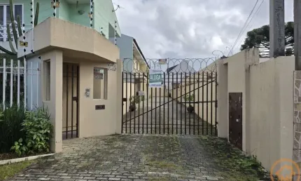 Sobrado com 3 quartos  para alugar, 120.00 m2 por R$2490.00  - Boqueirao - Curitiba/PR