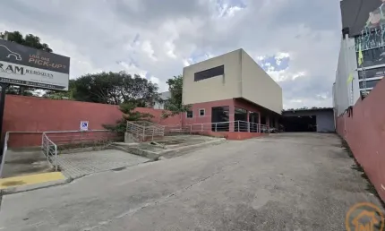 Barracão_Galpão à venda, 563.00 m2 por R$1550000.00  - Boqueirao - Curitiba/PR