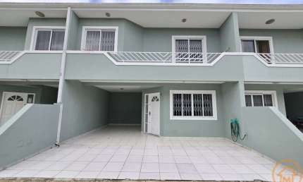 Sobrado com 3 quartos  para alugar, 92.50 m2 por R$3550.00  - Hauer - Curitiba/PR