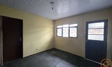 Casa Residencial com 1 quarto  para alugar, 45.00 m2 por R$1200.00  - Boqueirao - Curitiba/PR