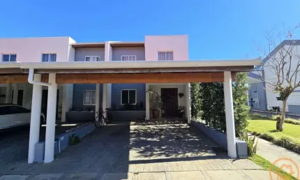 Sobrado com 3 quartos  à venda, 82.05 m2 por R$586000.00  - Boqueirao - Curitiba/PR