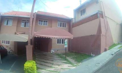 Sobrado com 3 quartos  para alugar, 72.32 m2 por R$1800.00  - Xaxim - Curitiba/PR