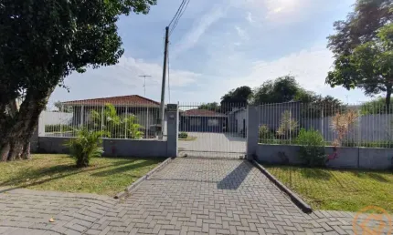 Casa residencial com 3 quartos  para alugar, 210.00 m2 por r$4900.00  - boqueirao - curitiba/pr