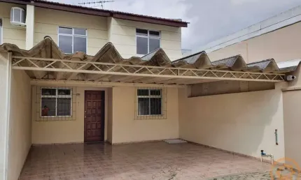 Sobrado com 3 quartos  para alugar, 85.00 m2 por R$2200.00  - Boqueirao - Curitiba/PR