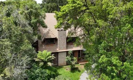 Casa para Venda no bairro Vila Suzana em Canela, 4 quartos sendo 3 suítes, 2 vagas, 337 m² de área total, 337 m² privativos,