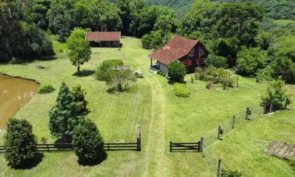Sítio / Chácara para Venda no bairro Nova Renânia em Santa Maria do Herval, 6 quartos, 1 vaga, Semi-Mobiliado, 140000 m² privativos,