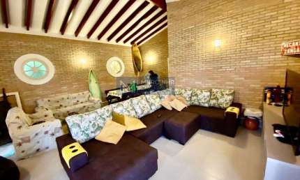 Linda casa com terreno a venda a apenas 30m da Praia das Palmeiras, Caraguatatuba, com 4 dormitórios