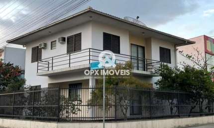Casa com 5 quartos para alugar na Rua Jucelino Kubitscheck, 76, Centro, Balneário Piçarras, 150 m2 por R$ 9.000