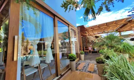 Casa linear com área de lazer completa á venda no village do sol, guarapari-es