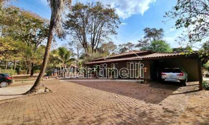 Casa térrea à venda no Condomínio Chácara Hípica, próximo ao Atacadão - Ribeirão Preto/SP.