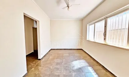 Casa Térrea de 405m² de área terreno para locação, próximo à Avenida Costábile Romano - Bairro Ribeirânia, Ribeirão Preto/SP.